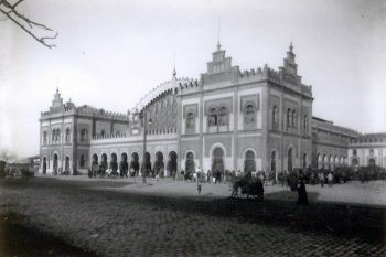 Plaza de Armas de Sevilla (siglo XIX), lugar donde se rellenó con gas el globo de Inocente Sánchez